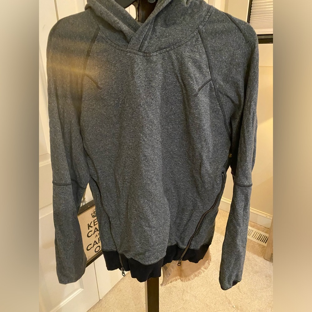 Lululemon sweatshirt
